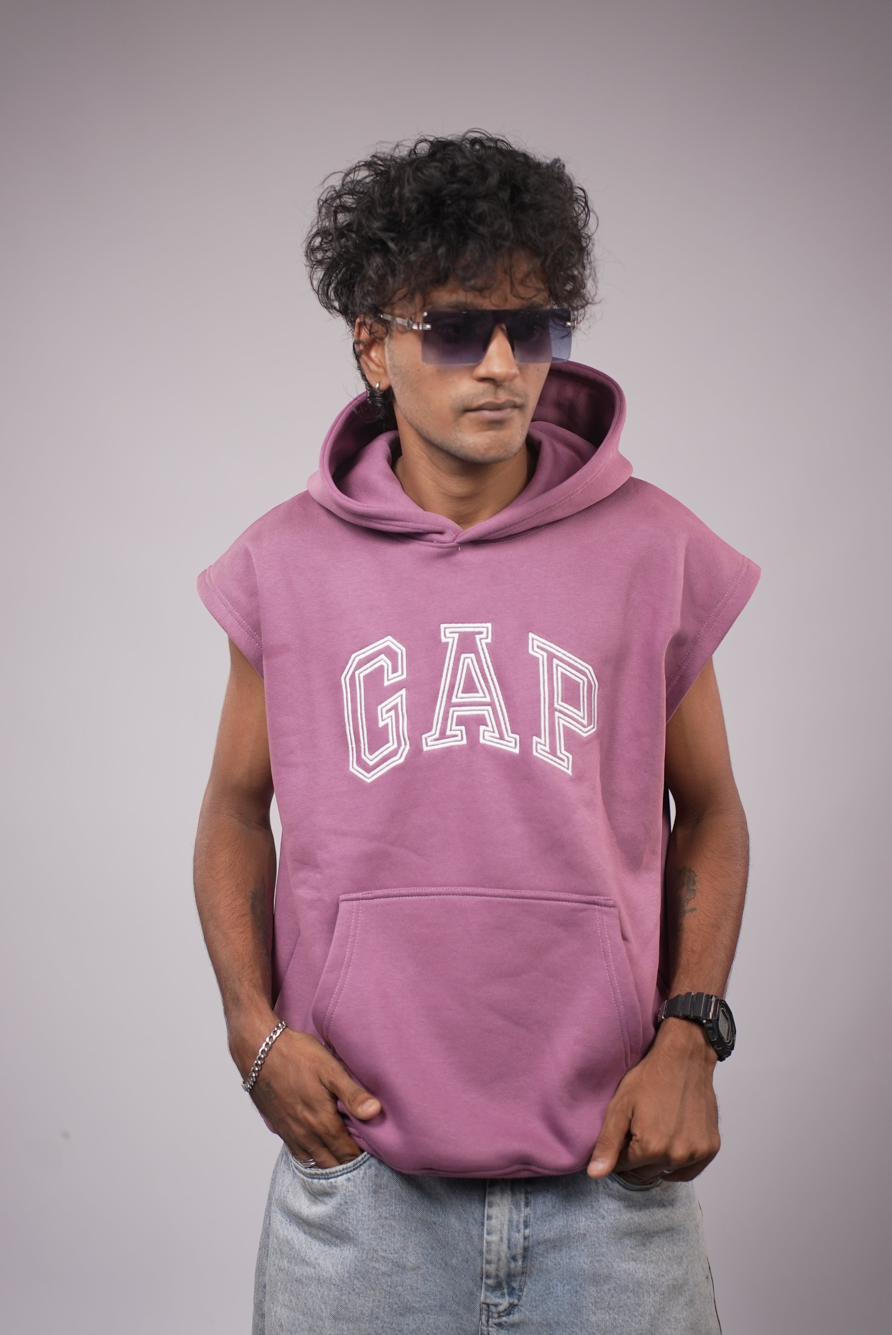 MEN STREETWEAR SLEEVELESS HOODIE