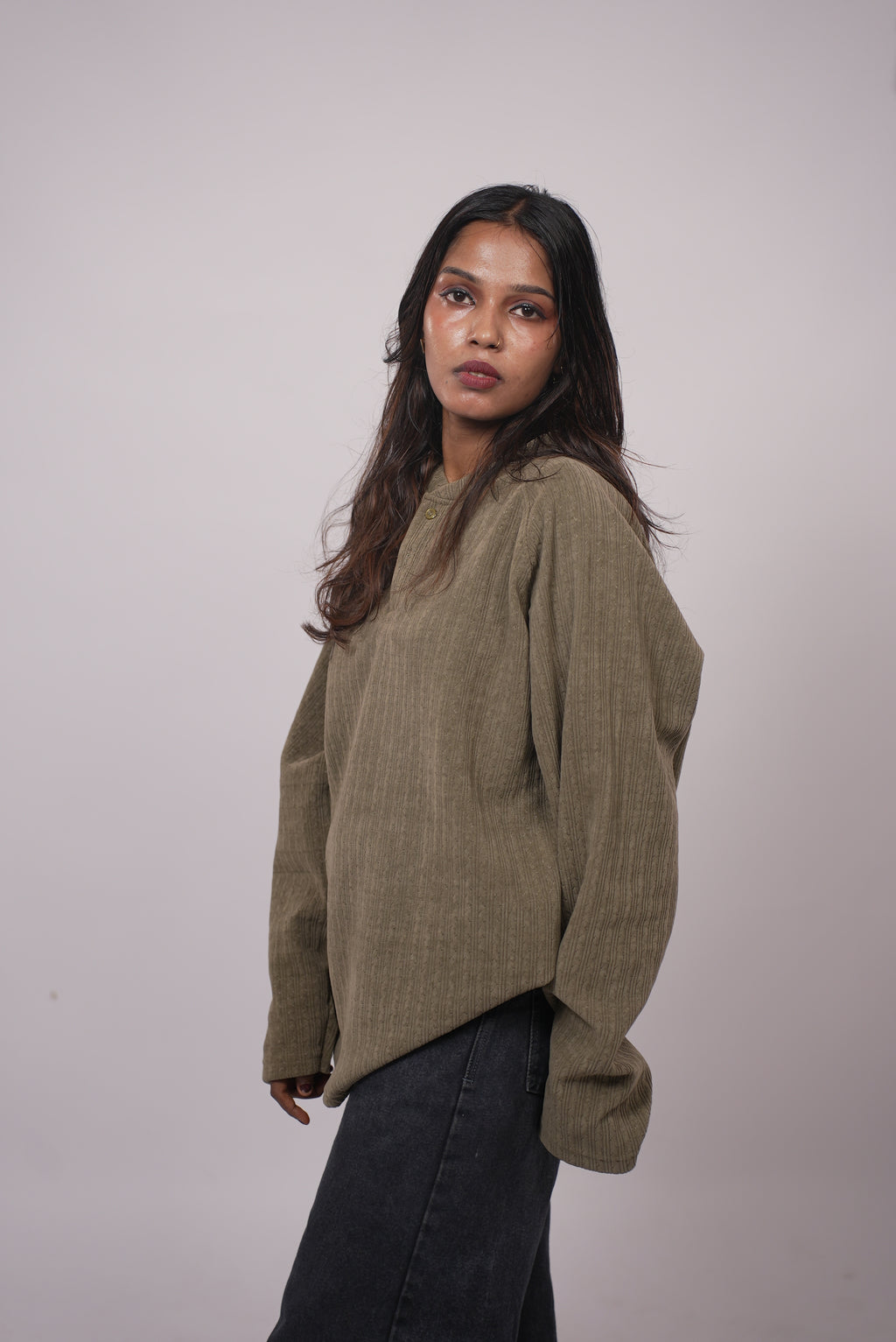 WOMEN OVERSIZE KNIT SWEATER