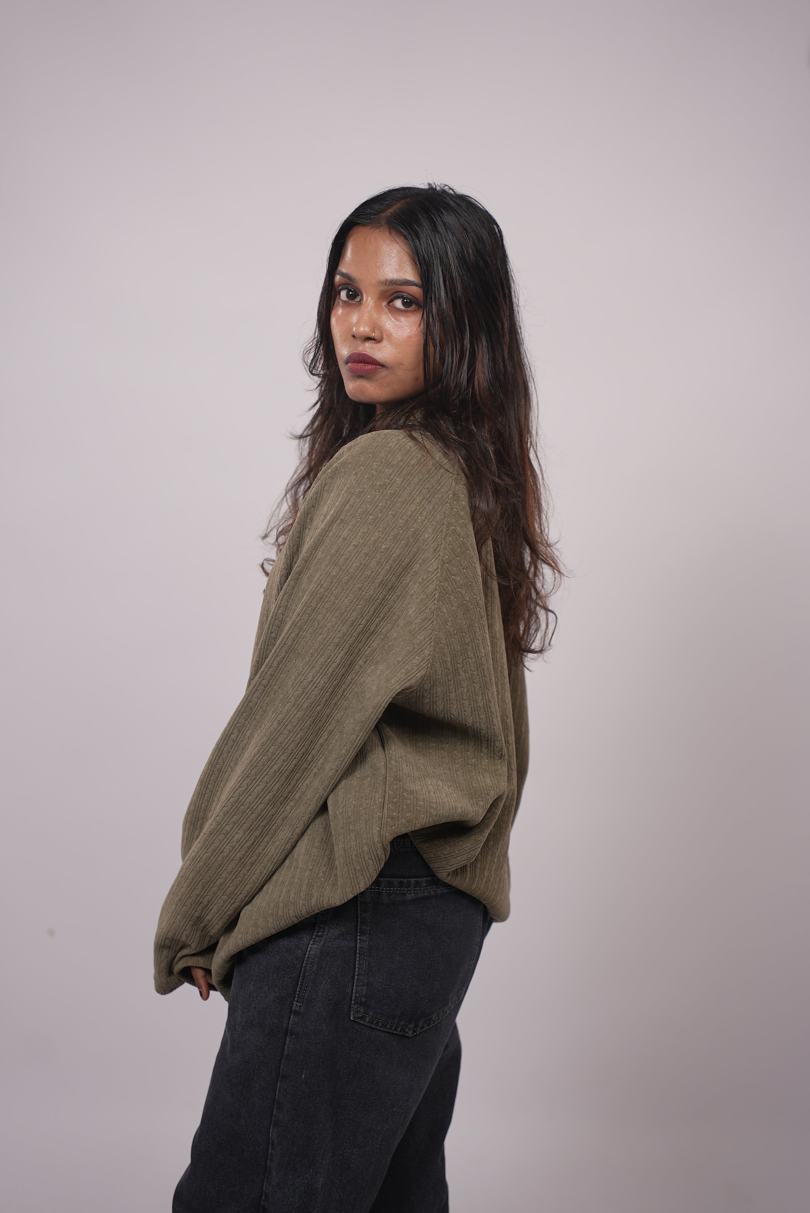 WOMEN OVERSIZE KNIT SWEATER